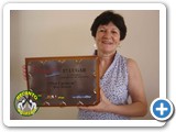 Bete Bissoli com o Troféu Chiquinha Gonzaga, recebido em 2007