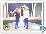 Edivan e Gisele com Padre Alessandro Campos