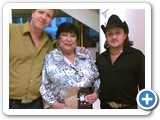 Leonel e Goi Filho com Inezita Barroso