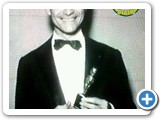 Luis Bordon recebendo trofu em 1958