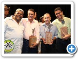 Pena Branca e Os Canarinhos