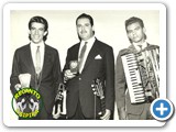 Tibagi, Miltinho e Valdeci recebendo o Trofu Chapu de Palha na Rdio ABC em 1963