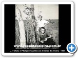 Z Fortuna e Pitangueira junto aos esteios de aroeira em 1961