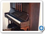 O piano de Zequinha, marca Gebr
